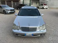 Usata Mercedes C220 Elegance 143 CV (105 kW) 2002 Grigio Berlina
