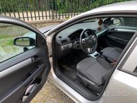 Usata Opel Astra Enjoy 116 CV (85 kW) 2010 Argento Berlina