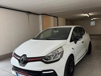 Usata Renault Clio IV Trophy 220 CV (161 kW) 2016 Berlina