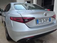 Usata Alfa Romeo Giulia 150 CV (110 kW) 2018 Grigio Berlina