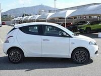 Usata Lancia Ypsilon Gold 69 CV (50 kW) 2023 Bianco Utilitaria