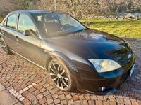 Begagnad Ford Mondeo ST200 226 HK (166 kW) 2002 Blå Sedan