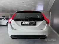 Usata Volvo V60 Business Edition 150 CV (110 kW) 2017 Bianco Station wagon
