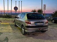 Usata Peugeot 206 109 CV (80 kW) 2002 Grigio Utilitaria