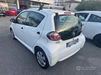 Usata Toyota Aygo 68 CV (50 kW) 2011 Bianco Utilitaria