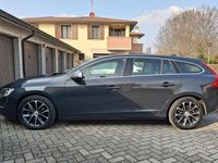 Usata Volvo V60 R-Design 120 CV (88 kW) 2016 Grigio Station wagon