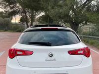 Usata Alfa Romeo Giulietta Distinctive 140 CV (102 kW) 2011 Bianco Utilitaria