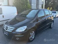 Usata Mercedes B180 Premium 109 CV (80 kW) 2011 Nero Utilitaria