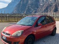 Usata Ford Fiesta Titanium 68 CV (50 kW) 2008 Rosso Utilitaria