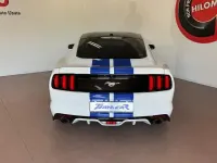 Usata Ford Mustang Fastback 314 CV (230 kW) 2017 Bianco Coupé