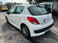 Usata Peugeot 207 73 CV (53 kW) 2012 Bianco Utilitaria