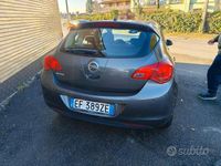 Usata Opel Astra 100 CV (73 kW) 2011 Marrone Berlina