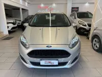 Usata Ford Fiesta 75 CV (55 kW) 2016 Argento metallizzato Utilitaria