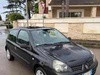 Usata Renault Clio II Dynamique 82 CV (60 kW) 2003 Nero Berlina