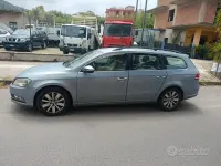 Usata VW Passat 140 CV (102 kW) 2012 Blu Station wagon