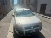 Usata Ford Fusion Ambiente 80 CV (58 kW) 2009 Utilitaria