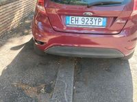 Usata Ford Fiesta 75 CV (55 kW) 2013 Rosso Utilitaria