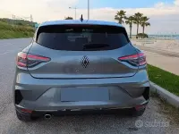 Usata Renault Clio V 90 CV (66 kW) 2024 Grigio Berlina