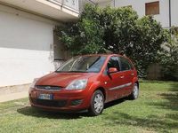 Usata Ford Fiesta 90 CV (66 kW) 2006 Rosso Utilitaria