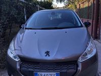 Usata Peugeot 208 82 CV (60 kW) 2014 Grigio Utilitaria