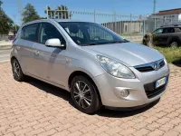 Usata Hyundai i20 Comfort 78 CV (57 kW) 2009 Grigio Utilitaria