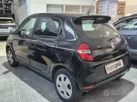 Usado Renault Twingo SE 69 HP (50 kW) 2016 Preto Citadino