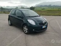 Usata Toyota Yaris 85 CV (62 kW) 2007 Verde Utilitaria