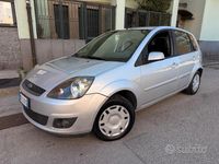 Usata Ford Fiesta Titanium 68 CV (50 kW) 2007 Grigio Utilitaria