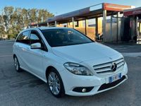 Usata Mercedes B200 156 CV (114 kW) 2013 Bianco Monovolume