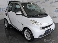 Usata Smart ForTwo Cabrio Pulse 45 CV (33 kW) 2009 Bianco Cabrio