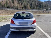 Usado Peugeot 207 88 CV (64 kW) 2006 Gris Berlina