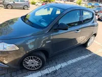 Usata Lancia Ypsilon Silver 60 CV (44 kW) 2016 Verde Utilitaria