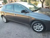 Usata Lancia Delta 120 CV (88 kW) 2010 Marrone Utilitaria