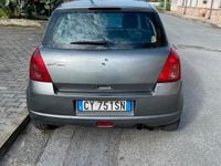 Usata Suzuki Swift 92 CV (67 kW) 2005 Grigio Utilitaria