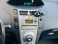 Usata Toyota Yaris Sol 65 CV (47 kW) 2006 Blu Berlina