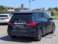 Usata Mercedes B180 Premium 122 CV (89 kW) 2018 Blu Utilitaria