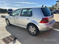 Usata VW Golf IV Comfortline 101 CV (74 kW) 2002 Argento Berlina