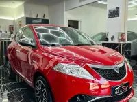 Usata Lancia Ypsilon Gold 69 CV (50 kW) 2018 Rosso Utilitaria