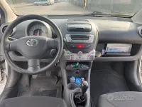 Begagnad Toyota Aygo 68 HK (50 kW) 2011 Vit Halvkombi