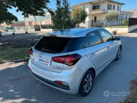 Usata Hyundai i20 75 CV (55 kW) 2020 Grigio Utilitaria