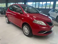 Usata Lancia Ypsilon Silver 69 CV (50 kW) 2016 Rosso Utilitaria