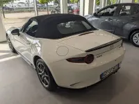 Usata Mazda MX5 132 CV (97 kW) 2023 Arctic white Cabrio