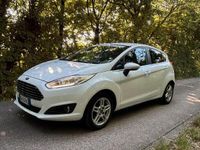 Usata Ford Fiesta 75 CV (55 kW) 2014 Bianco Utilitaria