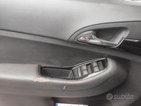 Usata Chevrolet Orlando 130 CV (95 kW) 2012 Bianco Monovolume