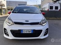 Usata Kia Rio Active 85 CV (62 kW) 2015 Bianco Berlina