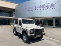 Usado Land Rover Defender 122 CV (89 kW) 2008 Blanco Familiar