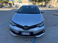 Usata Toyota Auris Hybrid Style 99 CV (72 kW) 2018 Argento Berlina