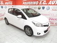 Begagnad Toyota Yaris Lounge 70 HK (51 kW) 2014 Vit Halvkombi