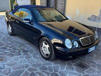 Usata Mercedes CLK320 218 CV (160 kW) 2000 Blu Cabrio