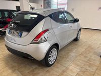 Usata Lancia Ypsilon 69 CV (50 kW) 2013 Grigio Utilitaria